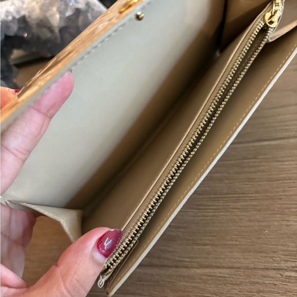 Louis Vuitton Sarah leather wallet - Picture 6 of 11